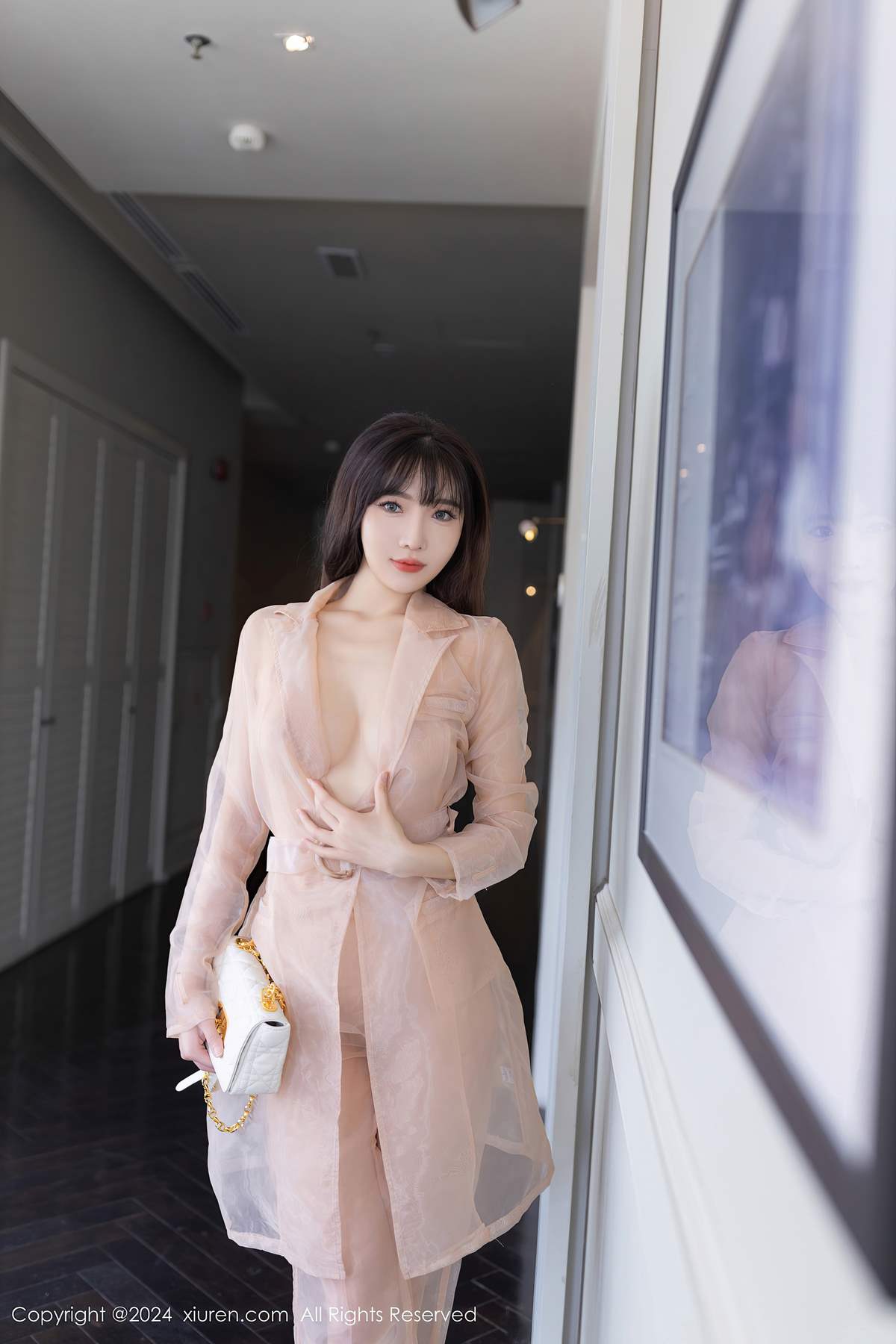 Xiuren秀人网-陆萱萱：粉纱凝光绘晨露