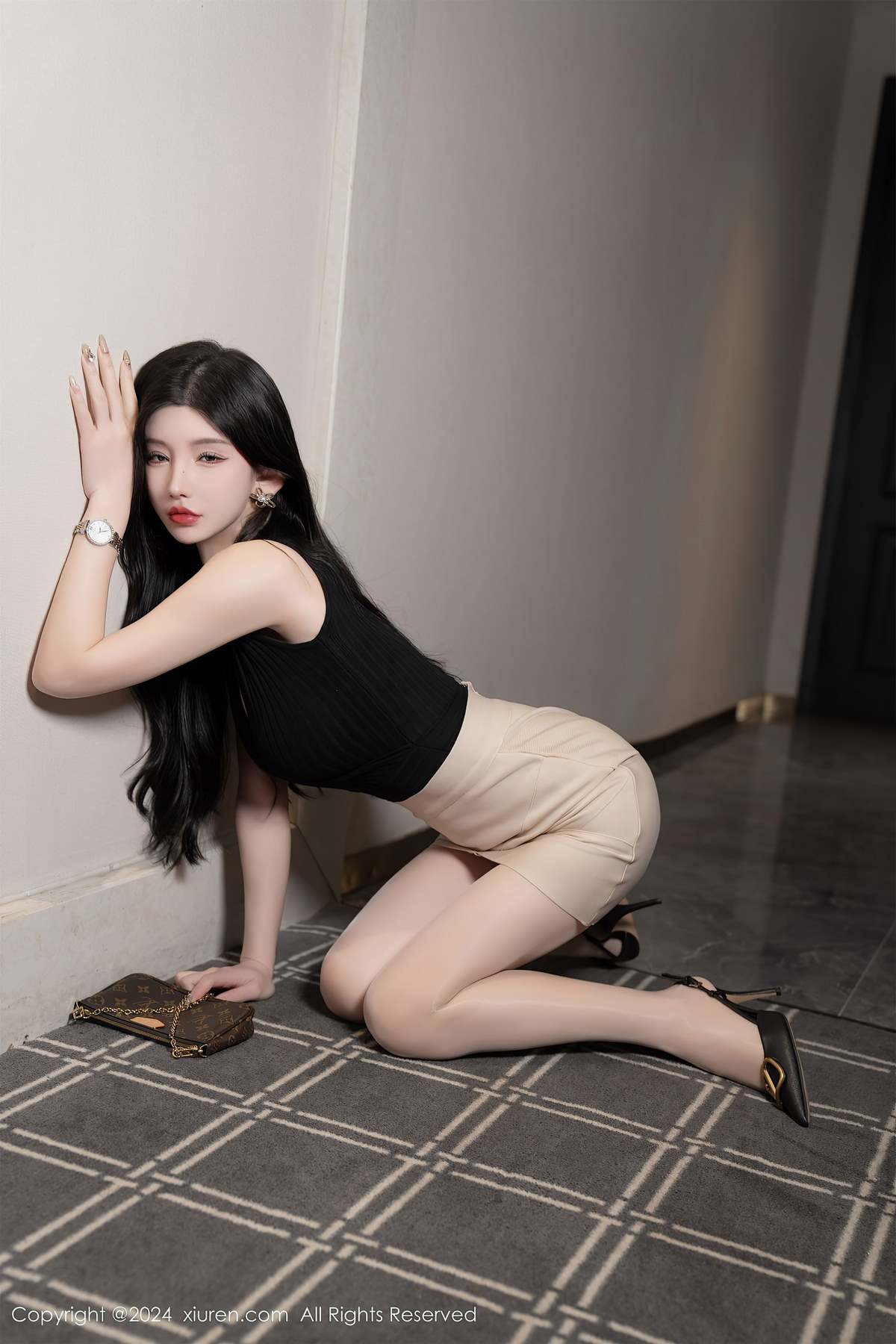 Xiuren秀人网-周于希：蓝绿光影里的丝袜静思