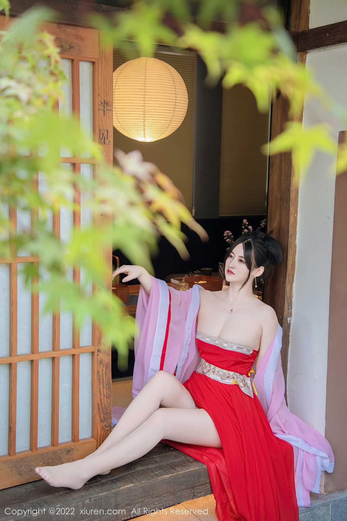 Xiuren秀人网-诗诗kiki：樱影红裳梦回古苑