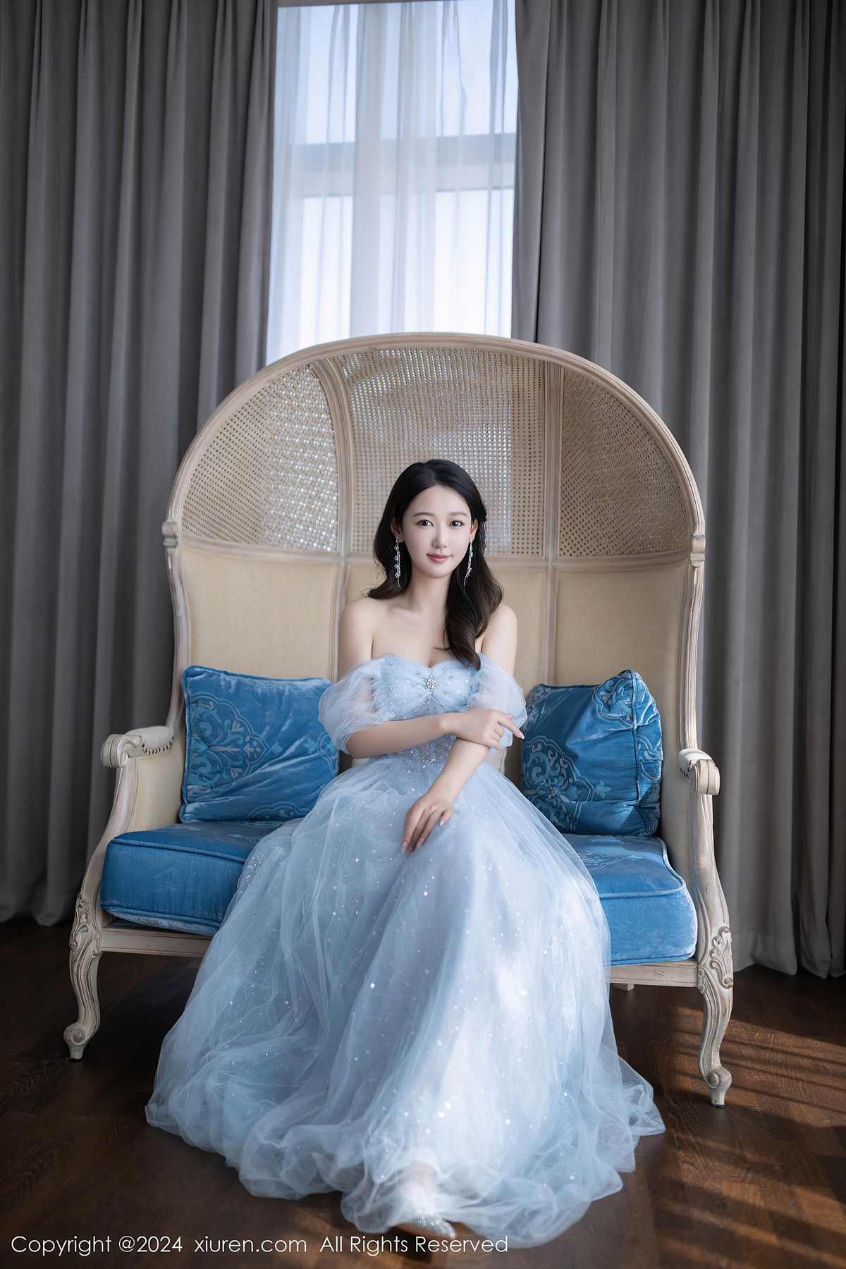 Xiuren秀人网-唐安琪：蓝纱星梦，藤椅静听时光