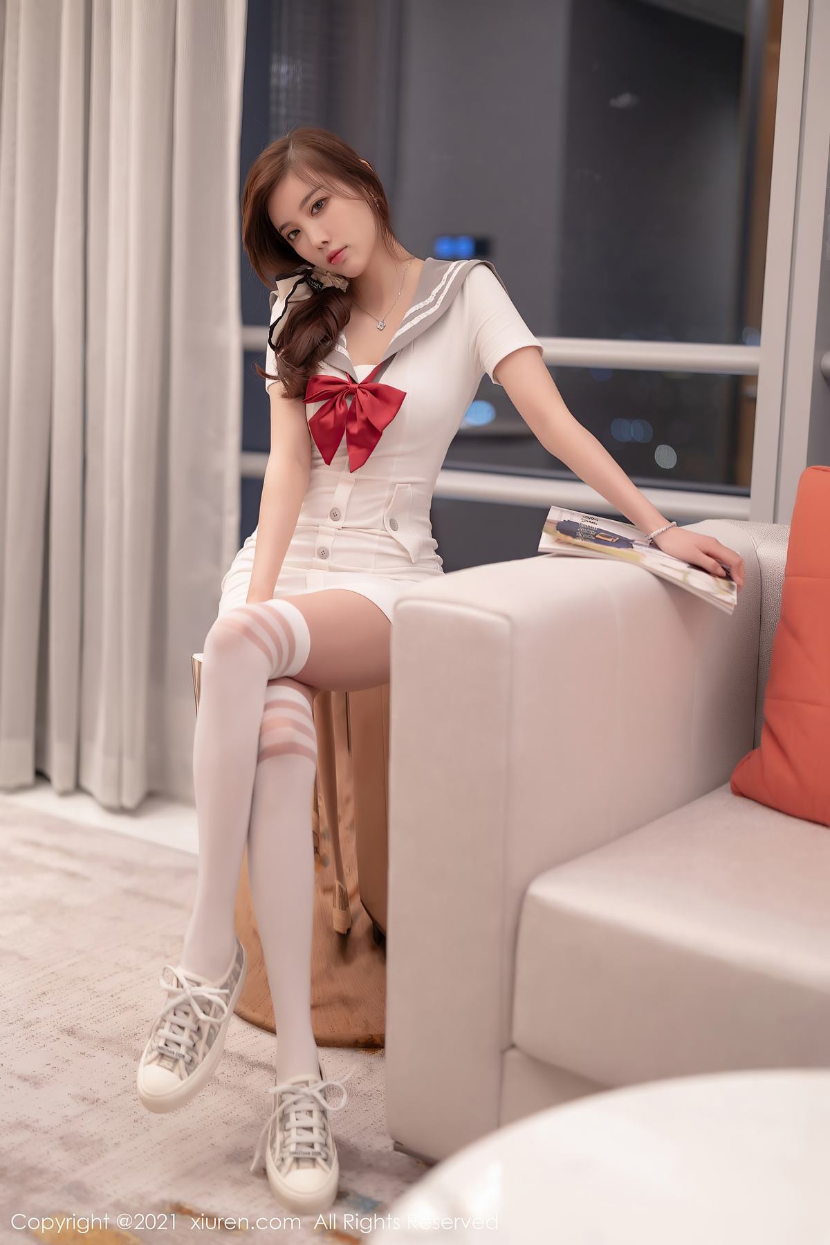 Xiuren秀人网-杨晨晨：光影裁梦，半卷红尘入画来