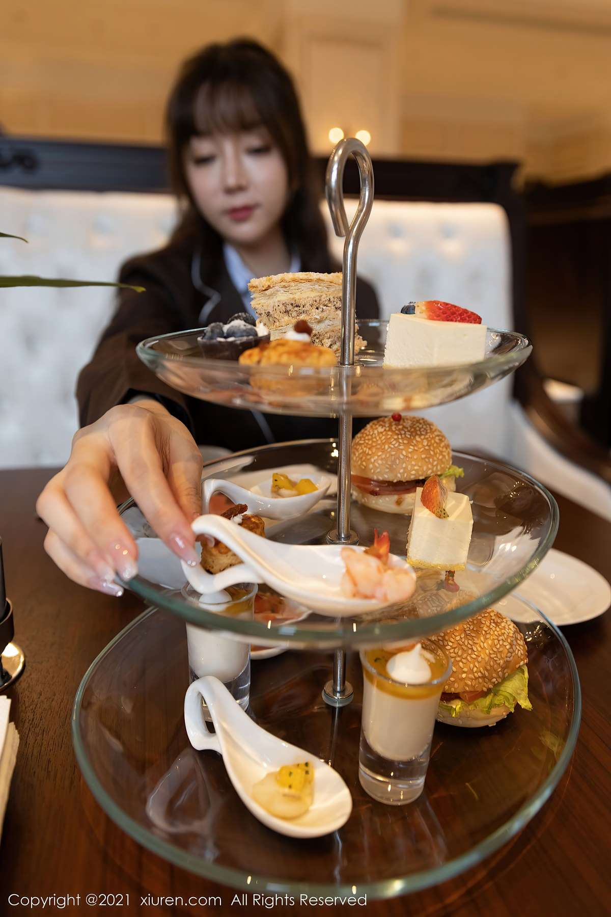 Xiuren秀人网-王雨纯：咖啡香里凝眸静思