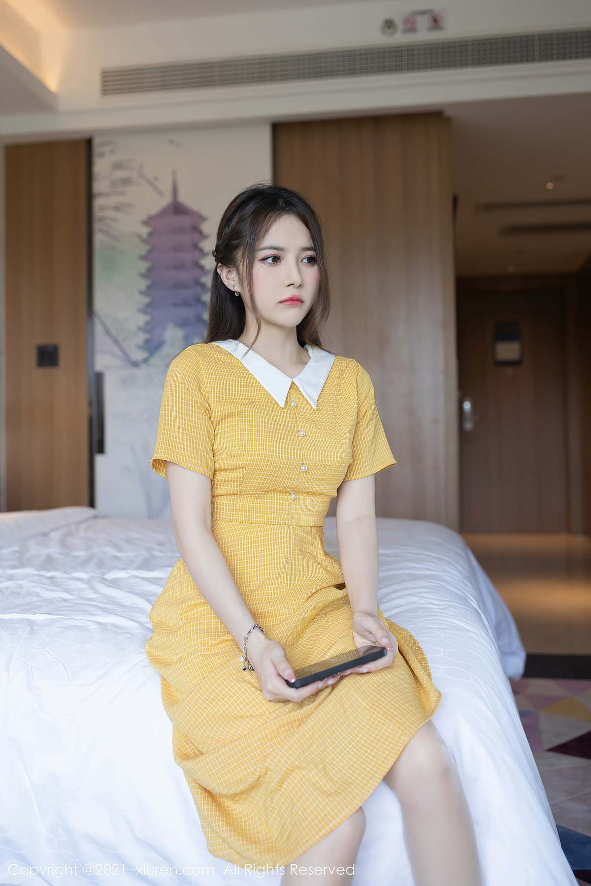 Xiuren秀人网-鱼子酱：午后黄裙轻系蝴蝶结